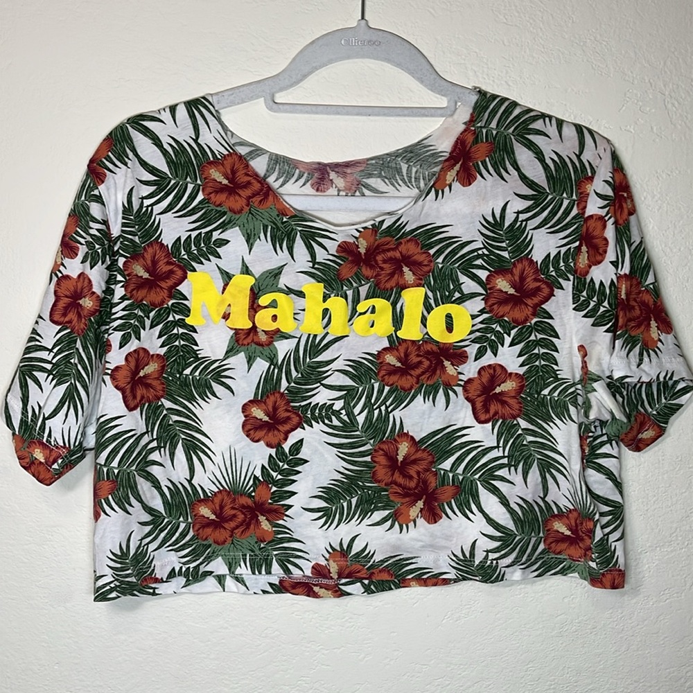 Urban Outfitter T-shirt court Mahalo Truly Madly Deeply